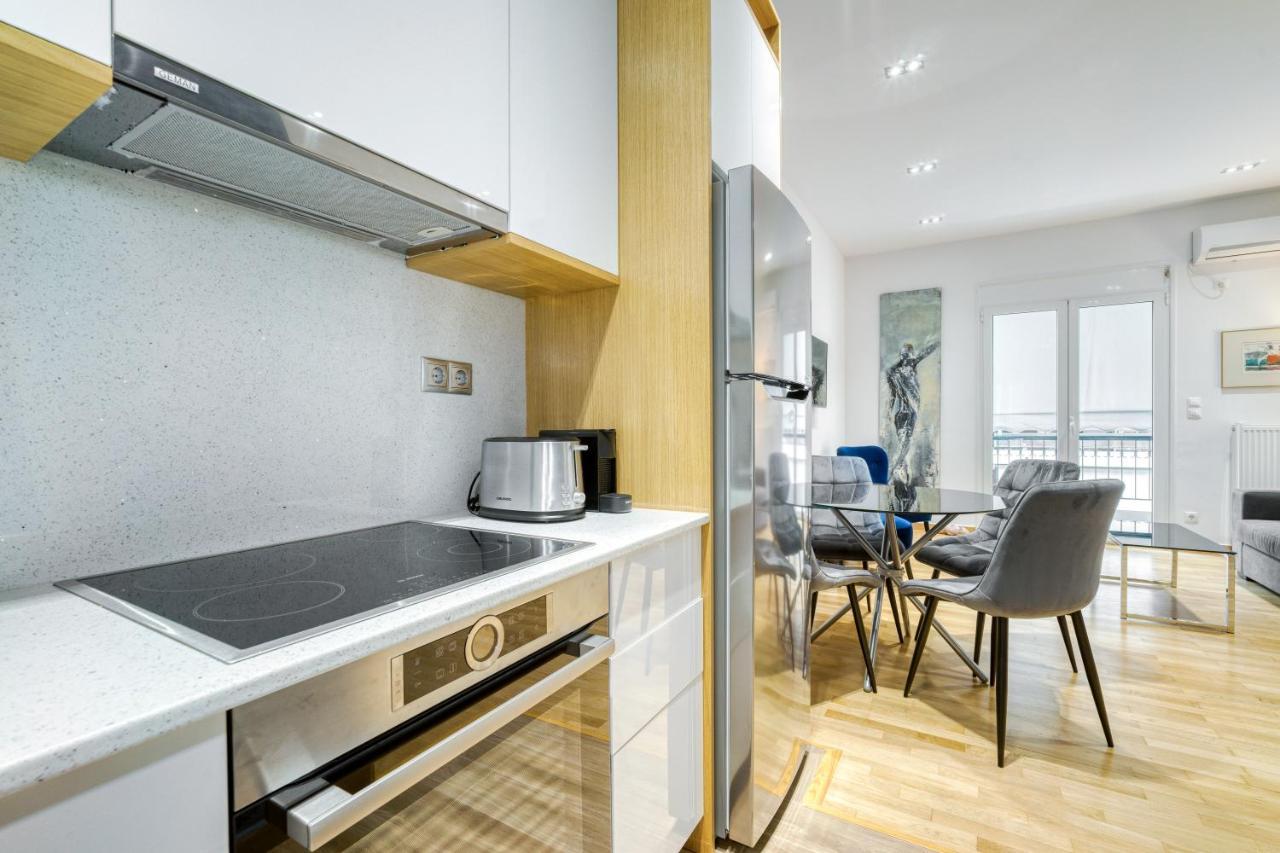 Stylish, Sunny New 2 Bedroom, Prime Central 아테네 외부 사진