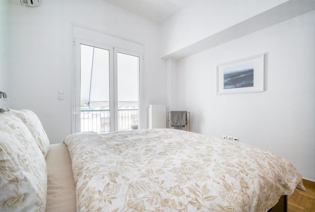 Stylish, Sunny New 2 Bedroom, Prime Central 아테네 외부 사진