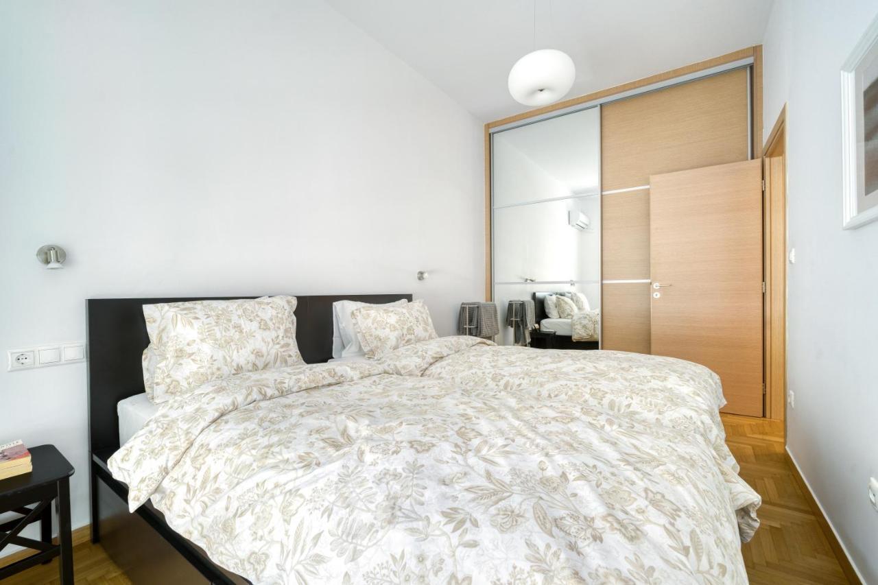 Stylish, Sunny New 2 Bedroom, Prime Central 아테네 외부 사진
