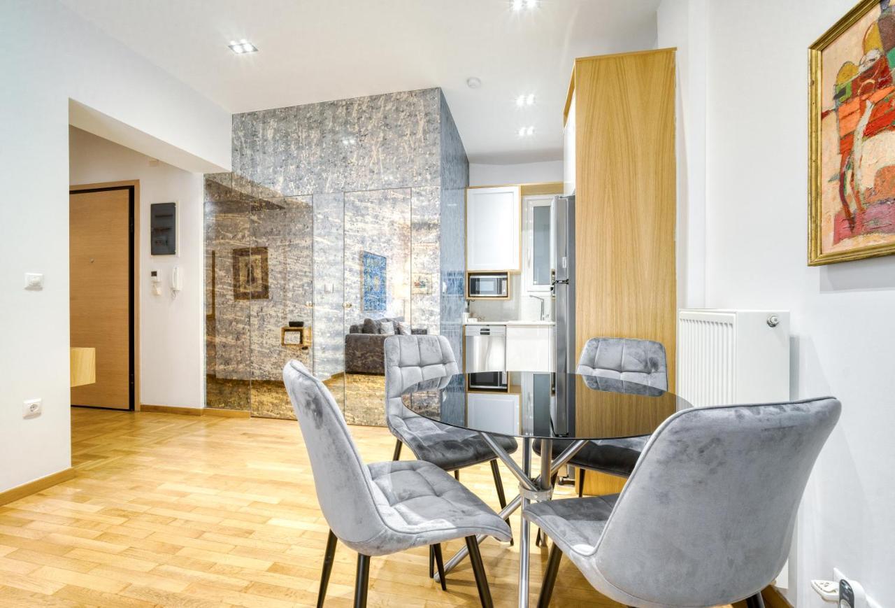 Stylish, Sunny New 2 Bedroom, Prime Central 아테네 외부 사진