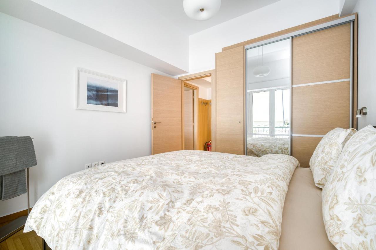 Stylish, Sunny New 2 Bedroom, Prime Central 아테네 외부 사진