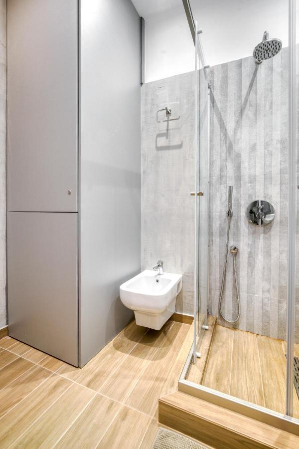Stylish, Sunny New 2 Bedroom, Prime Central 아테네 외부 사진