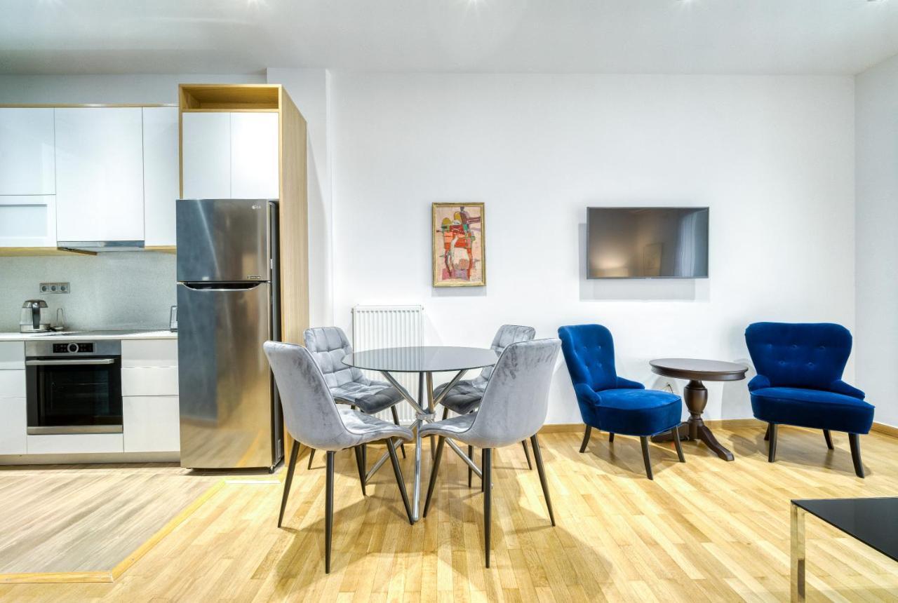 Stylish, Sunny New 2 Bedroom, Prime Central 아테네 외부 사진